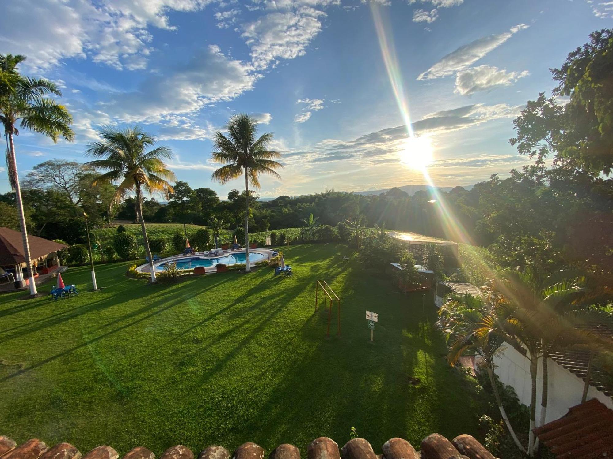 Finca Hotel Los Cocos Montenegro Bagian luar foto